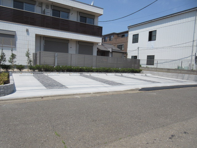 Ｇｒａｎｄ　Ｍａｉｓｏｎ　Ｃｈｏｕ　Ｃｈｏｕの駐車場|敷地内駐車場４台あり