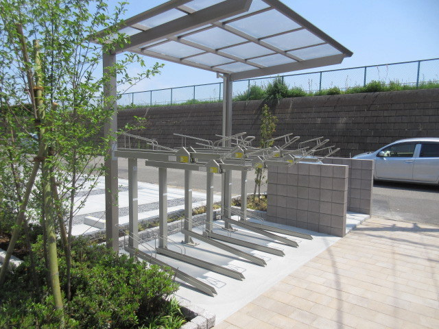 Ｇｒａｎｄ　Ｍａｉｓｏｎ　Ｃｈｏｕ　Ｃｈｏｕのその他共用部分|屋根付き駐輪ラック☆各世帯２台