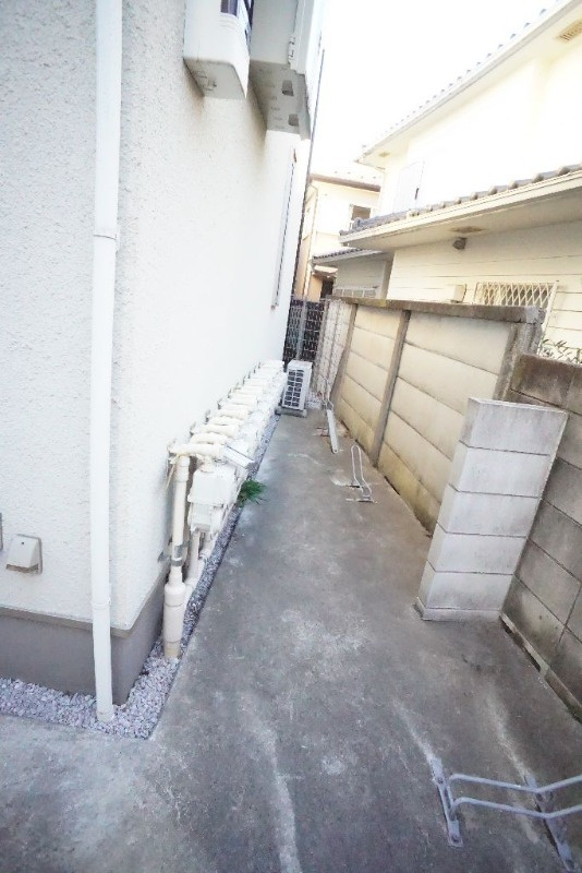 ＢＥＬＬＥ ＥＫＡＴＥＲＩＮＡの周辺