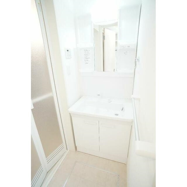 ＢＥＬＬＥ ＥＫＡＴＥＲＩＮＡの独立洗面台