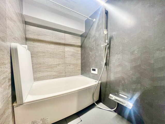 グランドメゾン菊坂町の浴室|浴室乾燥暖房機付のシックモダンな浴室