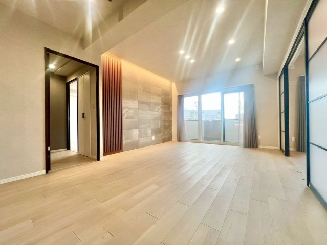 グランドメゾン菊坂町の居間・リビング|陽当たり良好なリビング！