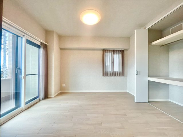 グランドメゾン菊坂町の洋室|南向きの洋室！陽当たり良好！