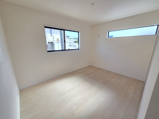 新築　桐生第27相生町　1号棟　Livele Garden.Sの洋室|現地写真　6.5帖の洋室です。全居室収納付きなのでお部屋スッキリ♪