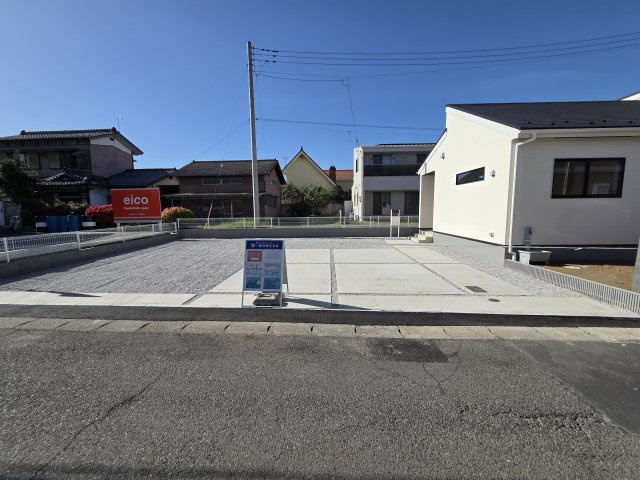 新築　桐生第27相生町　1号棟　Livele Garden.Sの駐車場|現地写真　駐車は建物西側に並列4台可能です！