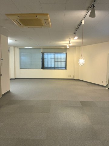 第二吉山ビルの内装