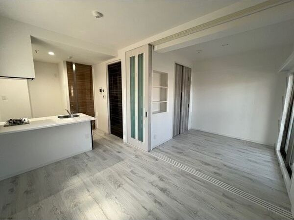 パラゴン勝山通りの居間・リビング