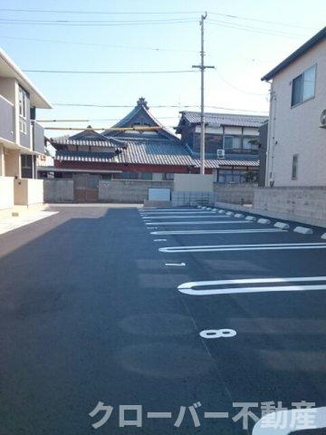 レーヴ　ルフレの駐車場