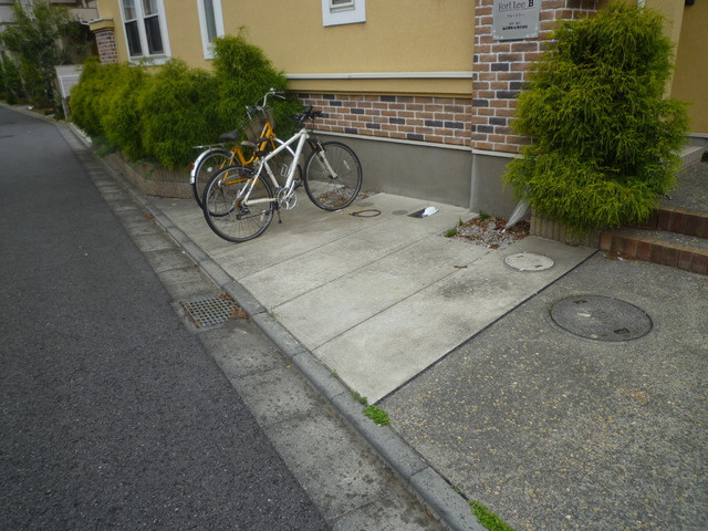 フォートリーの駐車場