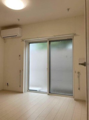 【居間・リビング】 | ヴィラ都立家政 | 5.2帖のきれいな洋室。