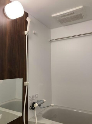 【浴室】 | ヴィラ都立家政 | 浴室乾燥機付きバス。