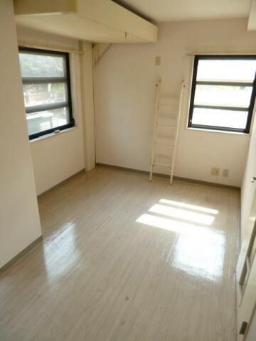 スカイコート新宿第５の居間・リビング