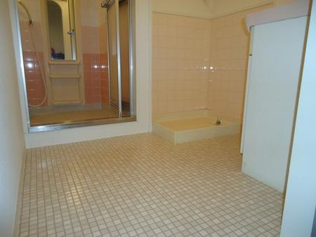 グローリーヨシダ