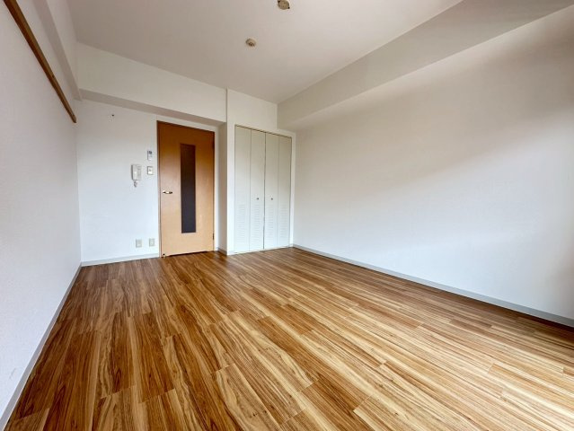 シャルム・Fの洋室