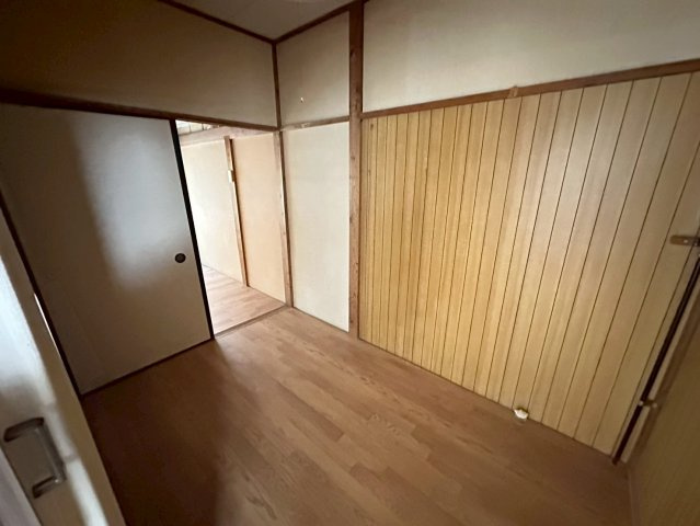 福島アパートの洋室