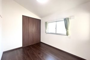 【子供部屋】 | 東大阪市花園東町1丁目 | 【2階：洋室6.3帖】クローゼット完備です♪