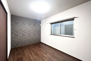 【子供部屋】 | 東大阪市花園東町1丁目 | 【2階：洋室6.5帖】クローゼット完備です♪