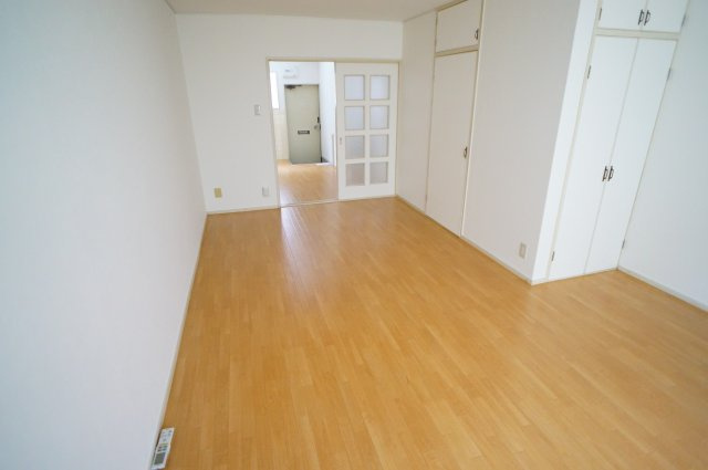 ロイヤル学園前ＰａｒｔＩの居間・リビング