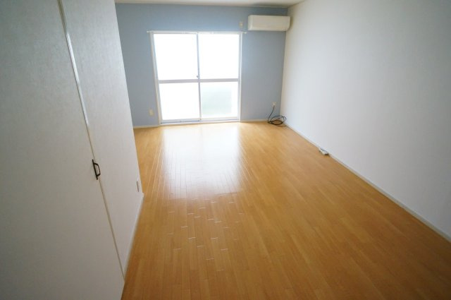 ロイヤル学園前ＰａｒｔＩの洋室