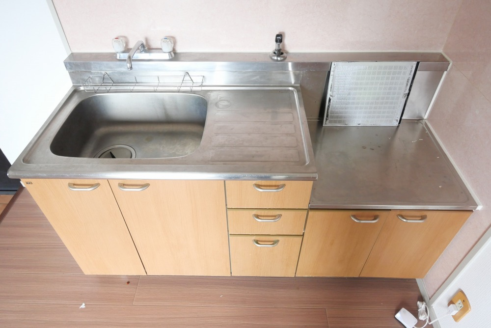 西都ビルのキッチン