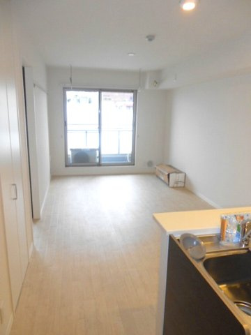 グラシュー湘南IIの居間・リビング