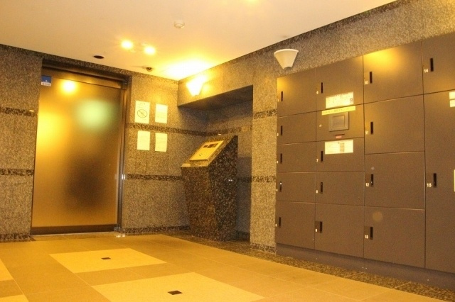 ルーブル早稲田六番館のその他共用部分|２４時間荷物が受け取れる宅配ボックス付☆