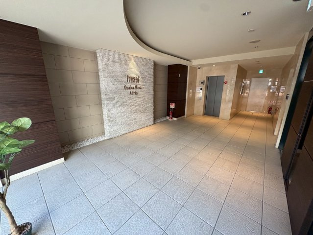 大阪市西区本田２丁目の賃貸マンションのロビー