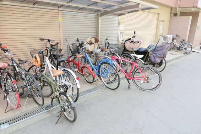 ビルヂィング77の駐車場