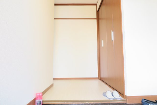 ビルヂィング77の玄関