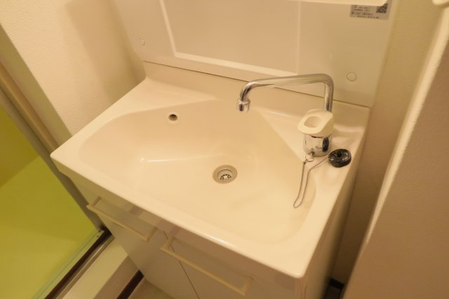 ビルヂィング77の独立洗面台