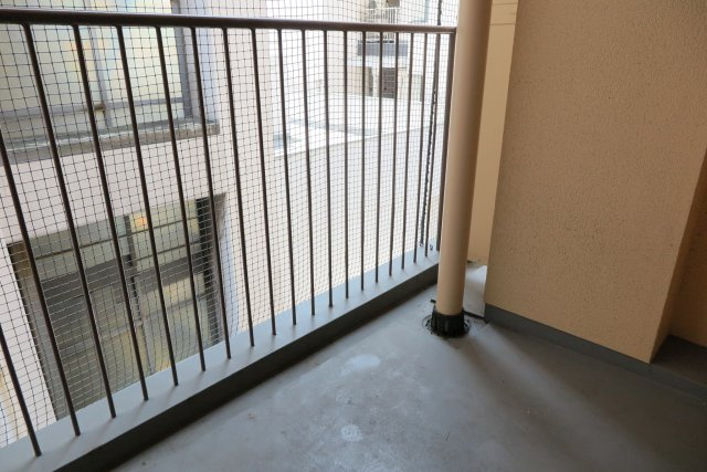 ビルヂィング77のバルコニー