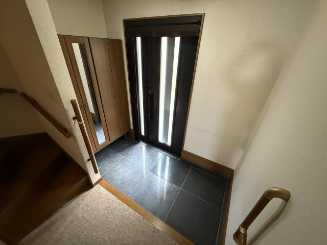 緑町6丁目中古戸建の玄関