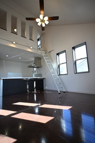 厚木市三田南２丁目二世帯住宅の外観