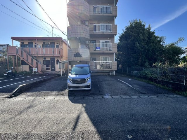 ビクトリーマンションの駐車場