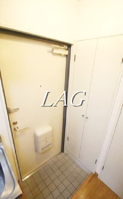 【玄関】 | モデーロ花栗 | 玄関です。