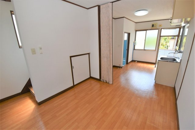 津口ハイツの居間・リビング