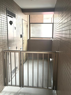 【玄関】 | ウィン荻窪 | 外側専用扉