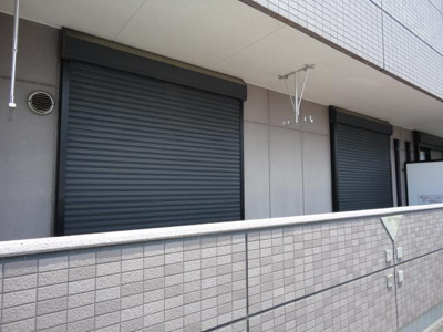 【内装】 | ヴィレッジ名草 | 窓シャッター