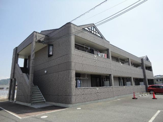 【外観】 | ヴィレッジ名草 | 外観写真（昼）