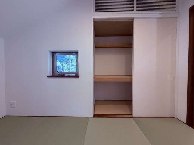 【和室】 | 杉並区今川４丁目　中古戸建て | 畳のやさしい感触が、日常に落ち着きをもたらす和室です