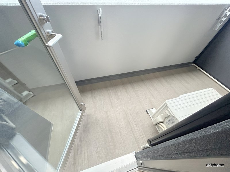 エステムコート新大阪XVIパルス　仲介手数料無料のバルコニー