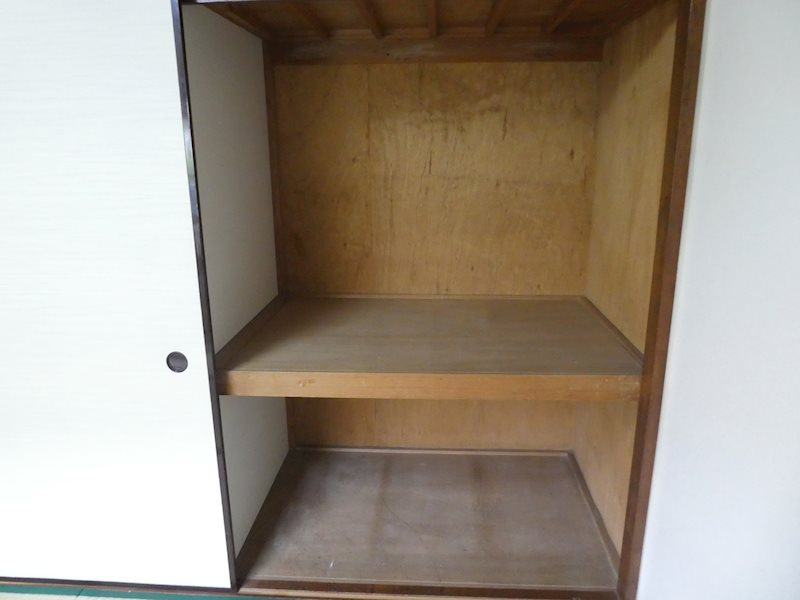 和室の収納もたっぷりです。天袋も付いてます。