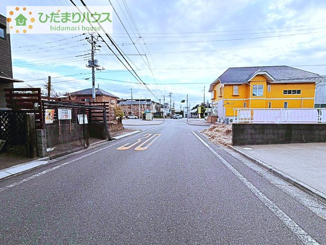 【前面道路含む現地写真】 | 守谷市松ケ丘３丁目　中古戸建 | 閑静な住宅地で叶える静かな暮らし(^^)/