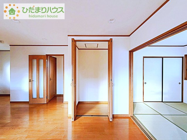 【収納】 | 守谷市松ケ丘３丁目　中古戸建 | リビング収納は掃除用具なども収納できます♪