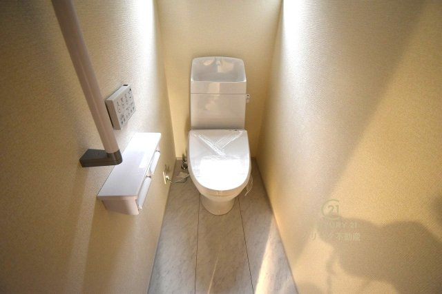 リーブルガーデン  大洗町五反田　3期　2のトイレ|毎日使う空間と機能だから、いつまでも清潔なスペースであってほしいのがトイレです。お掃除しやすいシンプルなデザインです。