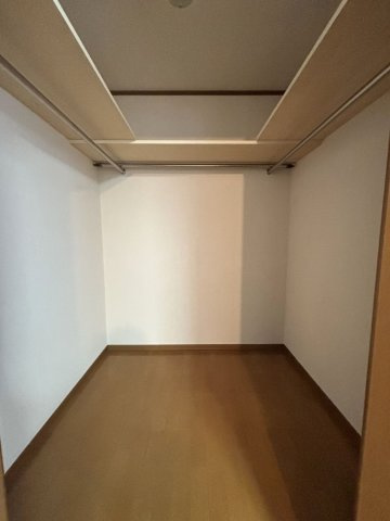 【収納】 | 千駄木戸建 | 7.6帖洋室のWICL