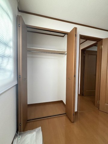 【収納】 | 千駄木戸建 | ５帖洋室のクローゼット