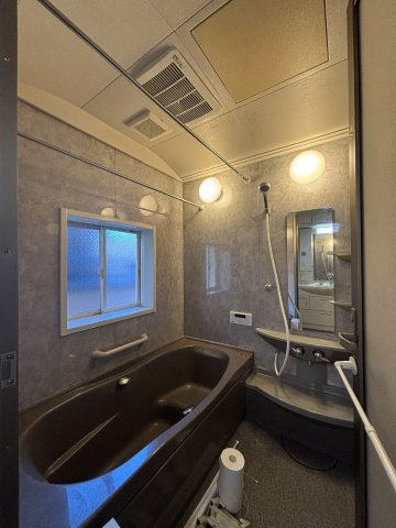 【浴室】 | 千駄木戸建 | 浴室乾燥機付きバスルーム（原状回復工事中の写真です）