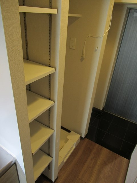 ハイズクレセール清澄白河の玄関