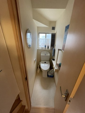 花園台町戸建てのトイレ